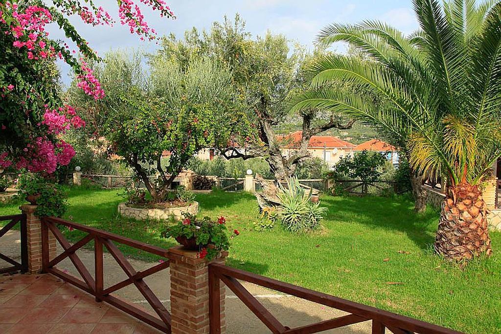 קרי Yannis' Village חדר תמונה