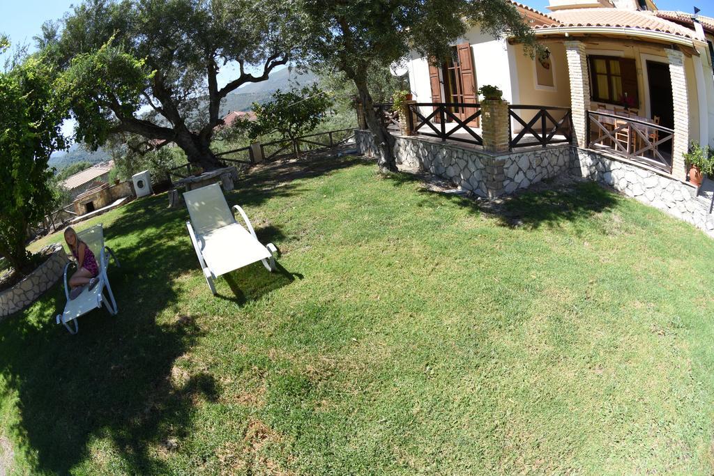 קרי Yannis' Village מראה חיצוני תמונה